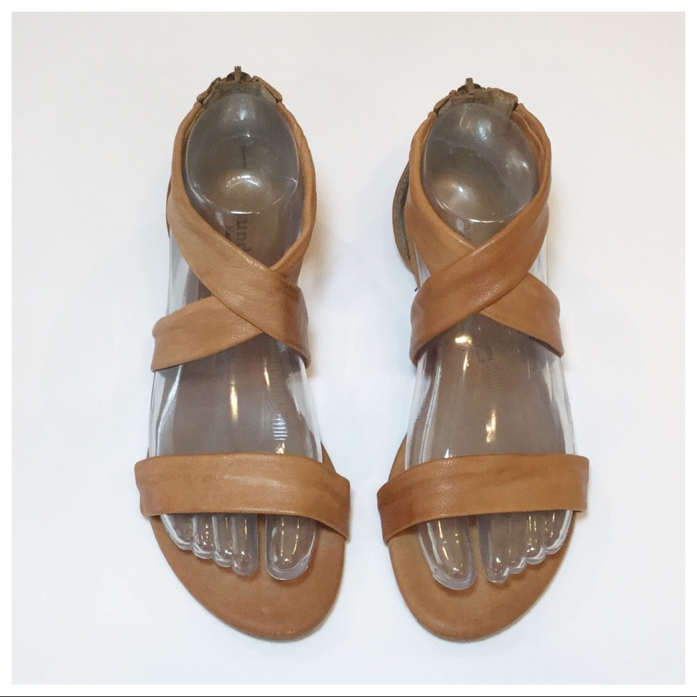 Sundance | Leather Cross-Strap Tan Sandal Zip Back